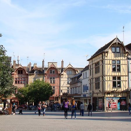Bel Appartement Coeur De Ville Troyes Exterior foto