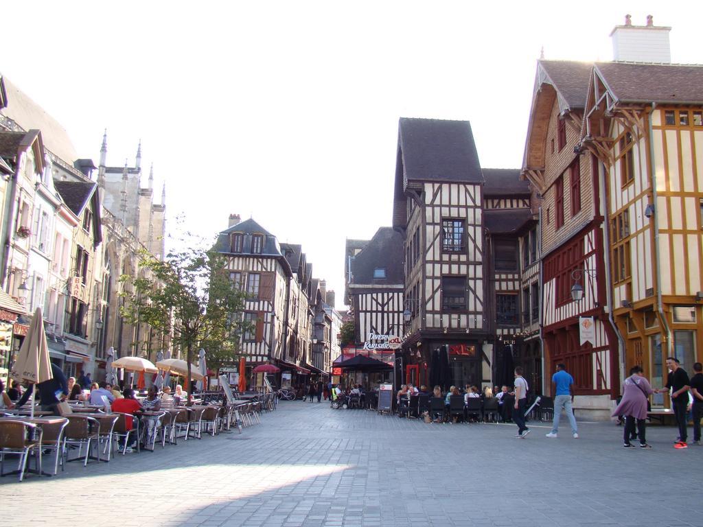 Bel Appartement Coeur De Ville Troyes Quarto foto