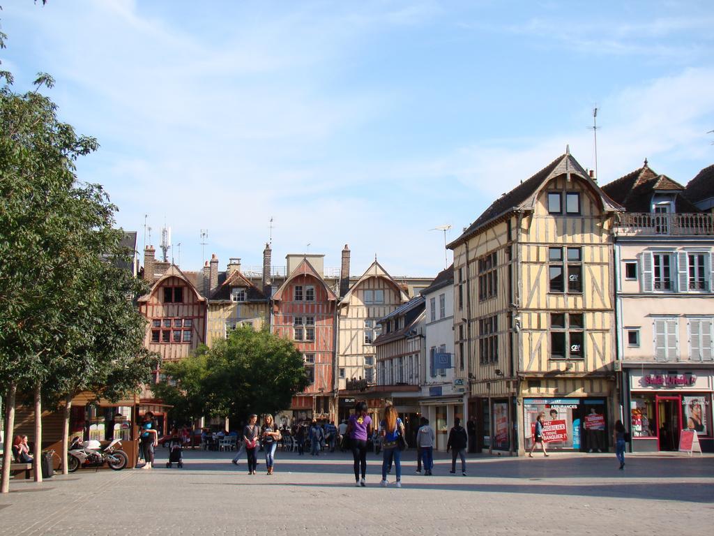 Bel Appartement Coeur De Ville Troyes Exterior foto